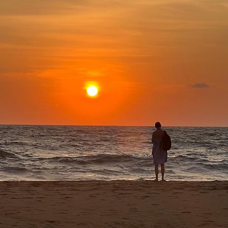 Honey Beach Hostel Negombo Exterior foto